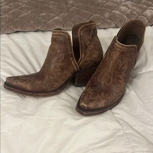 Ariat Dixon X Toe Western Boot, Naturally Distressed Brown, Size 6.5